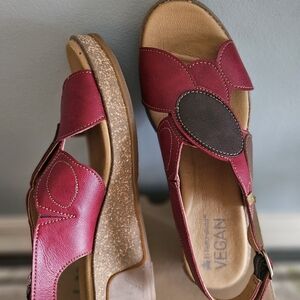 NEW in box! El Naturalista Wedges